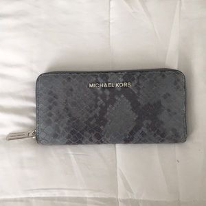 Michael Kors Wallet !!!